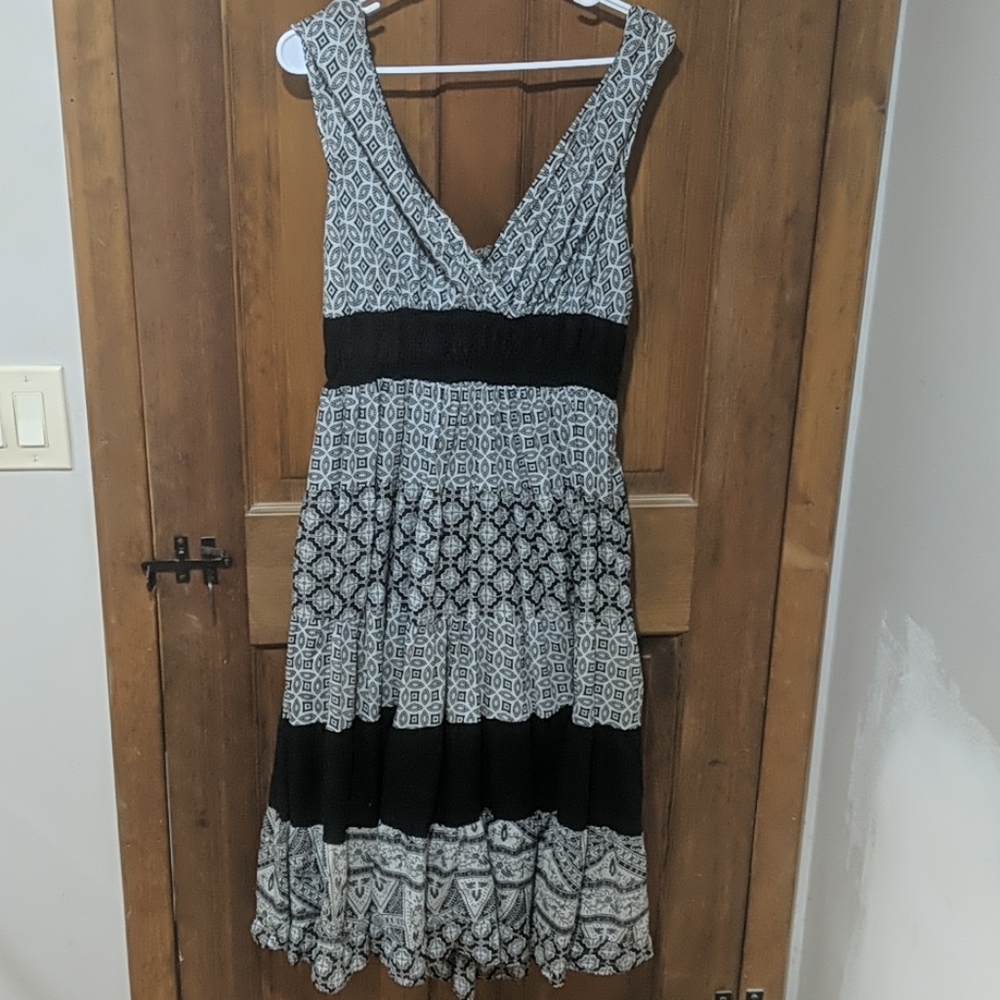 Plus size knee length geometric dress